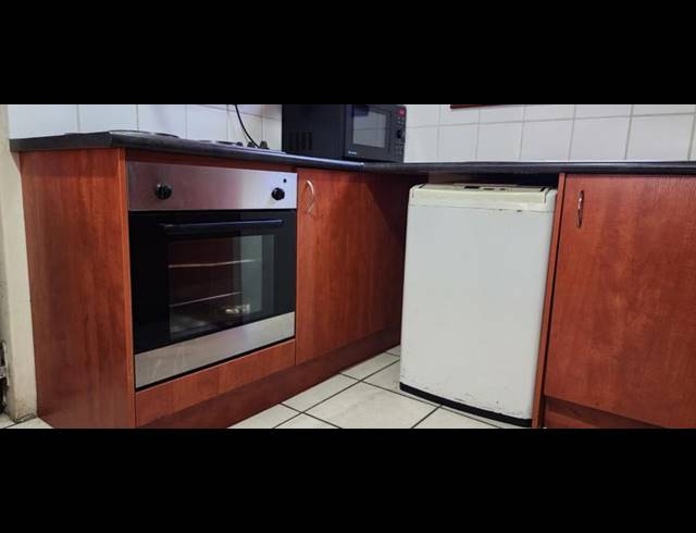 2 BEDROOM HOUSE FOR SALE IN PELIKAN PARK